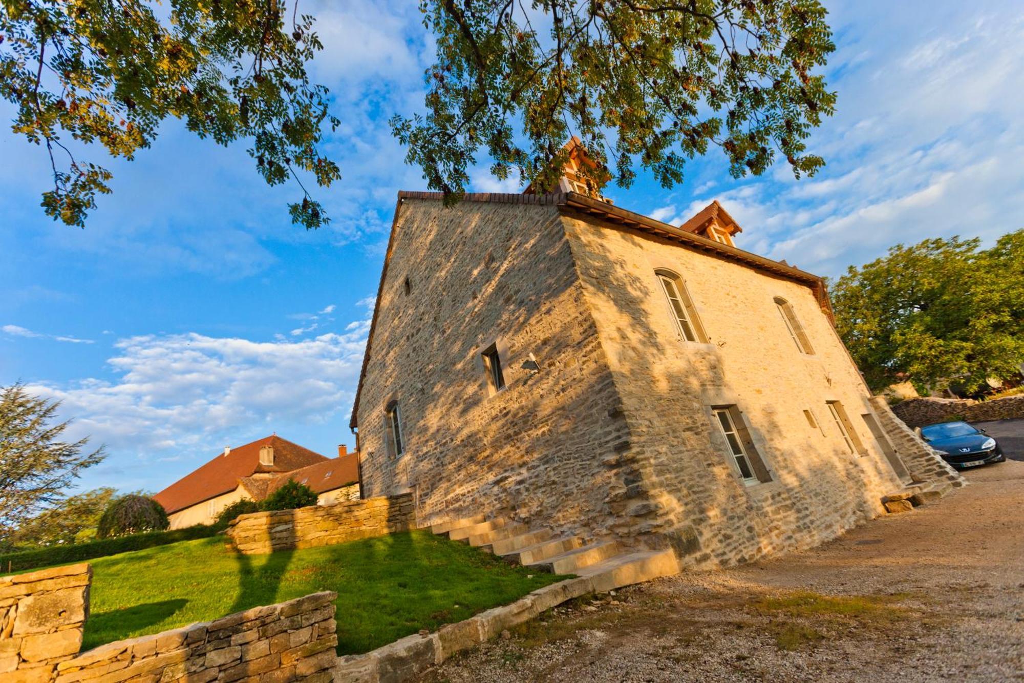Bed and Breakfast La Tour Charlemagne Шато-Шалон Экстерьер фото