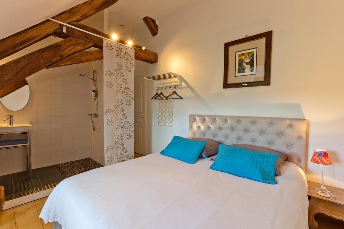 Bed and Breakfast La Tour Charlemagne Шато-Шалон Экстерьер фото